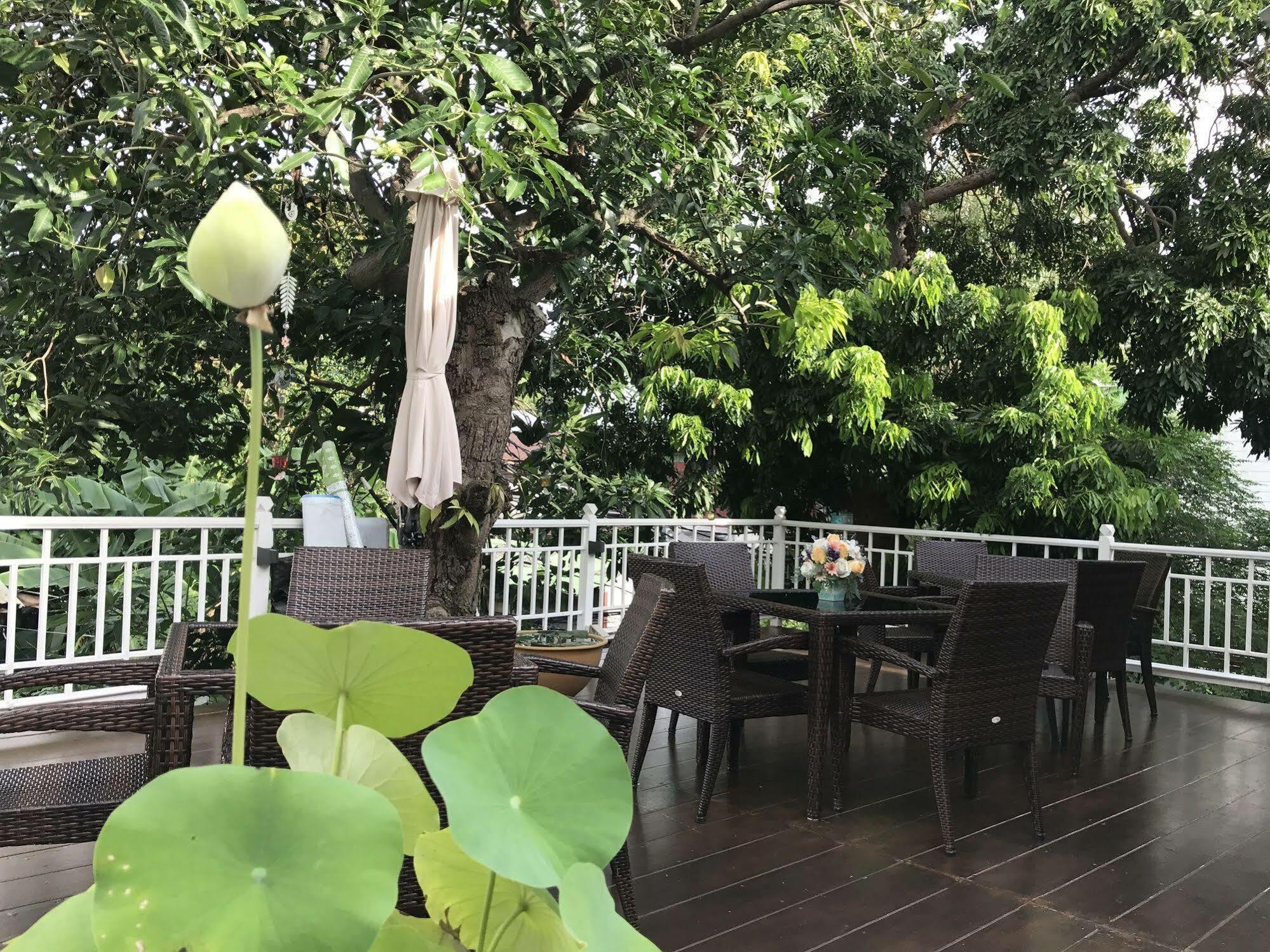 Baankachitpan Bangkok Hotel Luaran gambar